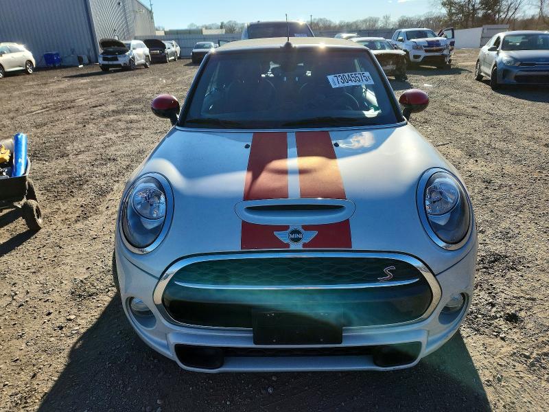 2018 Mini Cooper VIN WMWWG9C55J3E38854 COPART salvage auction — MINOR DENT/SCRATCHES, Va - Certificate Of Title, sold $5,100 on 2026-07-07 (photo 5)