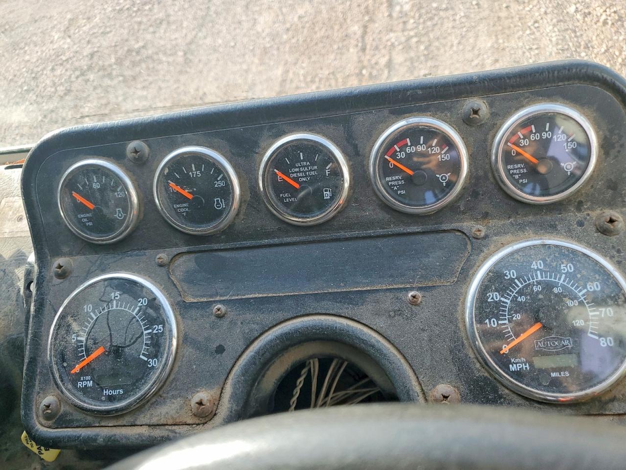 2011 Autocar llc VIN 5VCACRKF4BH211744 COPART salvage auction — Minor Dent/Scratches, FL - CERTIFICATE OF DESTRUCTION, sold $100 on 2026-09-08 (photo 8)