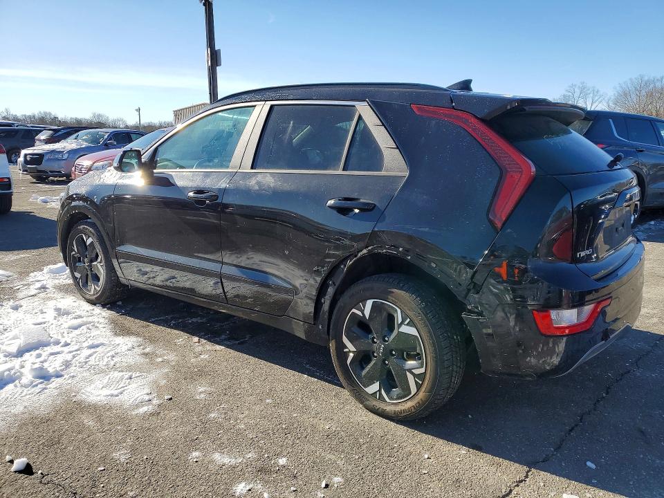 2023 Kia Niro VIN KNDCR3L15P5051273 COPART salvage auction — SIDE, Fl - Cert Of Title Slvg Rebuildable, sold $9,600 on 2026-07-06 (photo 2)