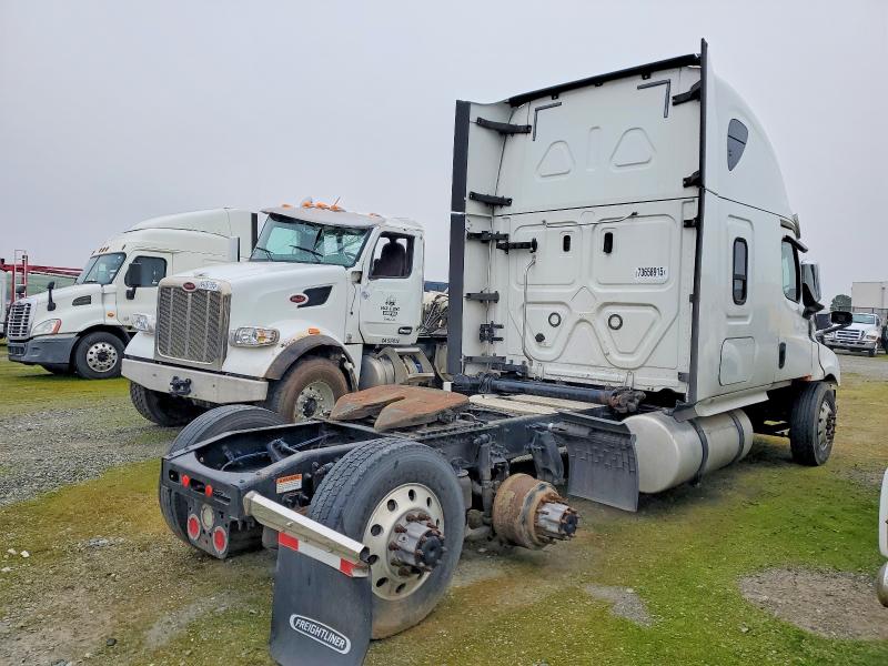 2020 Freightliner Cascadia 126 VIN 3AKJHHDR1LSLL9001 COPART salvage auction — FRONT END, OH - DIS/DLR/EXP ONLY CLEAN TITLE, sold $2,450 on 2026-07-07 (photo 4)