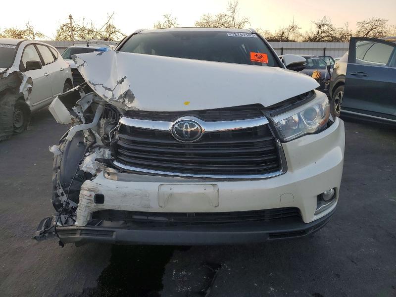 2016 Toyota Highlander VIN 5TDDKRFH5GS320807 COPART salvage auction — REAR END, Ca - Salvage Certificate, sold $2,450 on 2026-07-09 (photo 5)