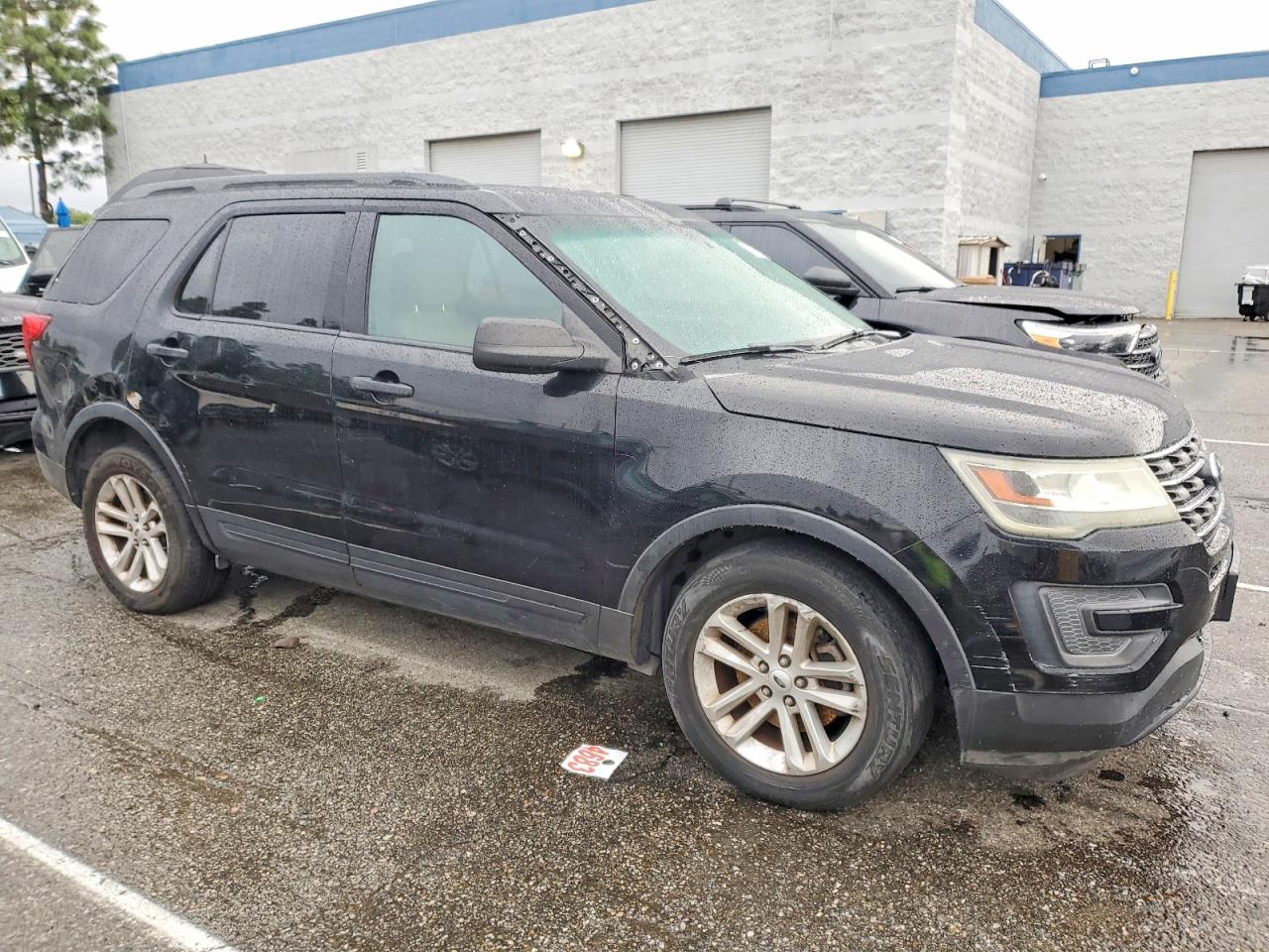 2016 Ford Explorer VIN 1FM5K7B84GGA04108 COPART salvage auction — Minor Dent/Scratches, CA - DIS/DLR/EXP ONLY CLEAN TITLE, sold $525 on 2026-06-30 (photo 4)
