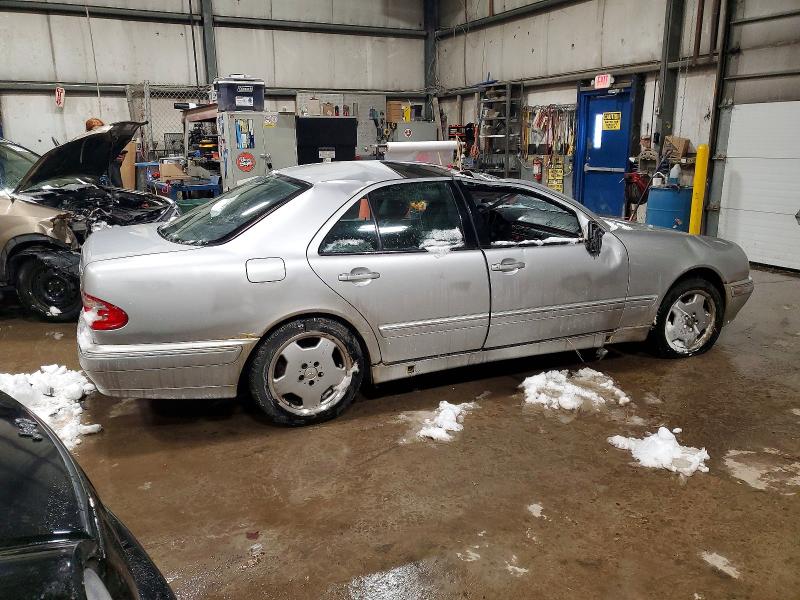 2000 Mercedes-benz E-class VIN WDBJF83J7YX040423 COPART salvage auction — ALL OVER, On - Permit No Brand - Unfit, sold $350 on 2026-07-09 (photo 3)