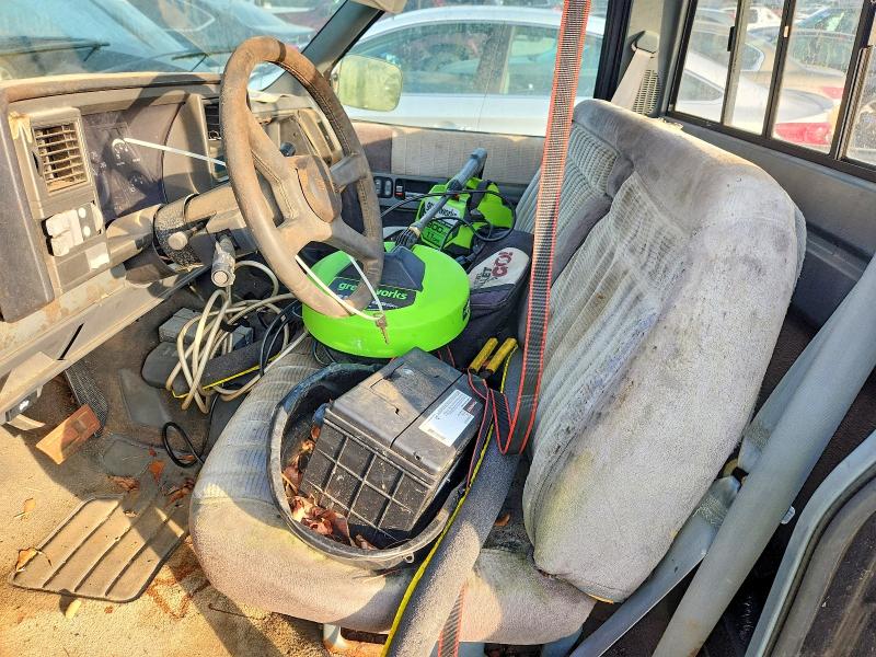 1990 Gmc SIERRA VIN 1GTDK14K5LZ511426 COPART salvage auction — REAR END, GA - BILL OF SALE - PARTS ONLY, sold $375 on 2026-07-09 (photo 7)