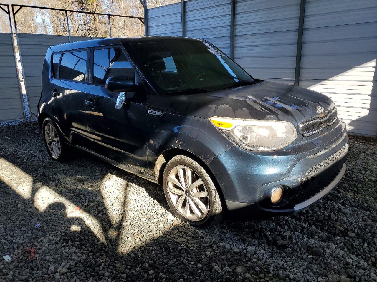 2017 Kia Soul VIN KNDJP3A5XH7425871 COPART salvage auction — Vandalized, SC - CERTIFICATE OF TITLE, sold $1,100 on 2026-02-03 (photo 4)