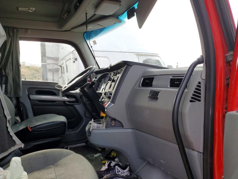 2021 Kenworth T680 VIN 1XKYD49X6MJ438346 COPART salvage auction — ALL OVER, UT - SALVAGE CERTIFICATE, sold $9,300 on 2026-07-09 (photo 5)