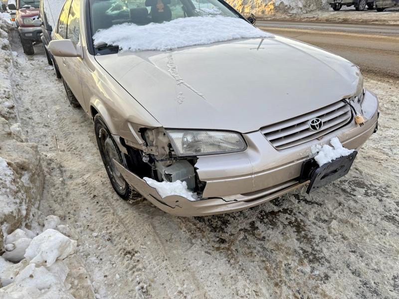 1998 Toyota Camry VIN 4T1BG22KXWU836748 COPART salvage auction — FRONT END, Ab - Bos - Salvage, sold $175 on 2026-08-04 (photo 4)