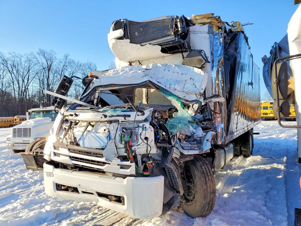 2023 Isuzu VIN 54DK6S1F4PSA51570 COPART salvage auction — ROLLOVER, PA - CERTIFICATE OF SALVAGE, sold $500 on 2026-07-22 (photo 1)