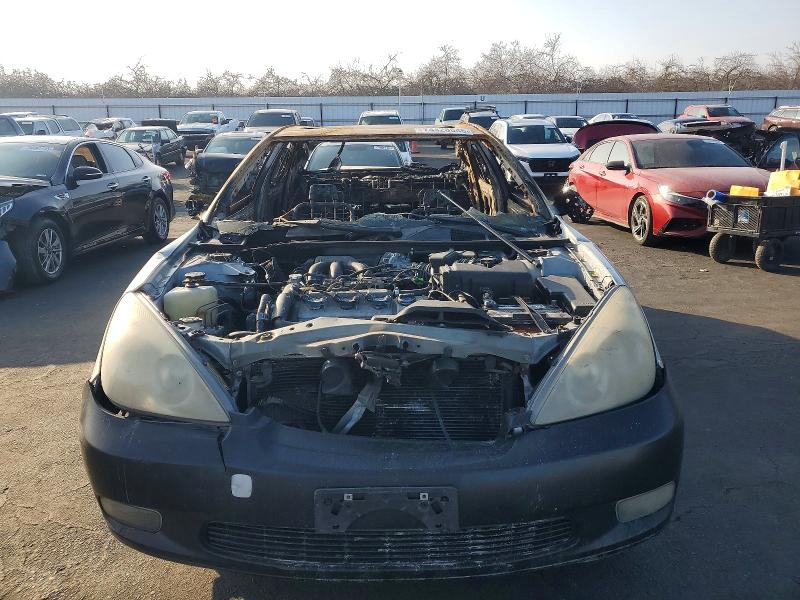 2002 Lexus Es 300 VIN JTHBF30G320032898 COPART salvage auction — INTERIOR BURN, CA - NON-REPAIRABLE VEHICLE CERT, sold $100 on 2026-07-09 (photo 5)