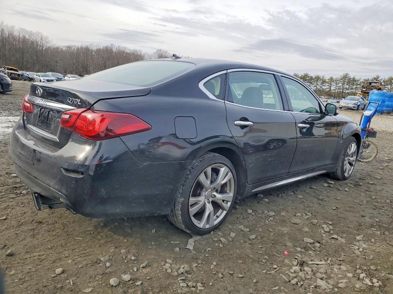 2018 Infiniti Q70 VIN JN1BY1PR7JM370323 COPART salvage auction — MINOR DENT/SCRATCHES, NJ - CERT OF TITLE-SALVAGE, sold $550 on 2026-07-27 (photo 3)