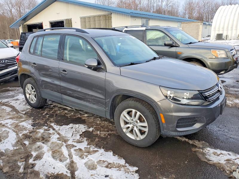 2015 Volkswagen Tiguan VIN WVGBV7AX3FW550065 COPART salvage auction — NORMAL WEAR, ME - CERTIFICATE OF TITLE, sold $3,900 on 2026-07-18 (photo 4)