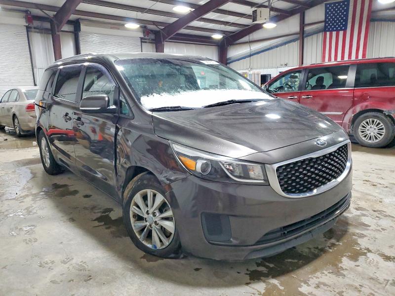 2016 Kia SEDONA VIN KNDMB5C18G6129348 COPART salvage auction — SIDE, Salvage Title, sold $2,150 on 2026-07-15 (photo 4)