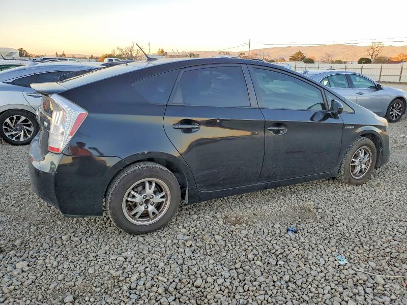 2005 Toyota Prius VIN JTDKN3DU1A0164450 COPART salvage auction — MINOR DENT/SCRATCHES, Id - Salvage Certificate Of Title, sold $550 on 2026-07-02 (photo 3)