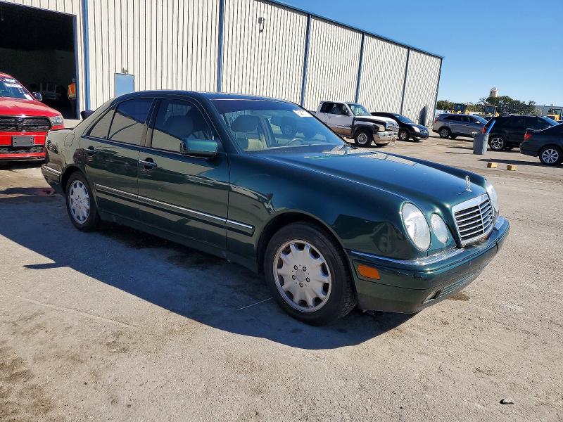 1997 Mercedes-benz E-class VIN WDBJF55FXVA435363 COPART salvage auction — NORMAL WEAR, In - Certificate Of Title, sold $1,050 on 2026-07-20 (photo 4)