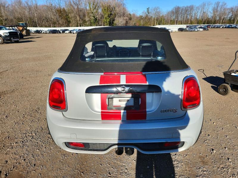2018 Mini Cooper VIN WMWWG9C55J3E38854 COPART salvage auction — MINOR DENT/SCRATCHES, Va - Certificate Of Title, sold $5,100 on 2026-07-07 (photo 6)