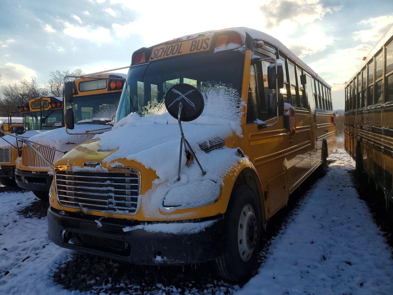 2012 Freigliner VIN 4UZABRDT5CCAZ9326 COPART salvage auction — Normal Wear, NY - CERTIFICATE OF TITLE, sold $2,500 on 2026-09-18 (photo 2)