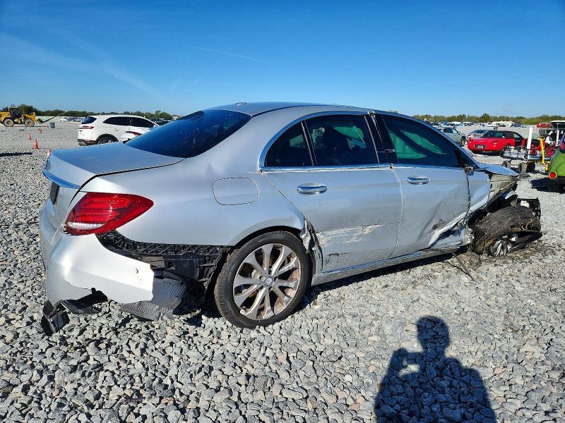 2017 Mercedes-benz E-klasse VIN WDDZF4JB8HA102333 COPART salvage auction — ALL OVER, Salvage Title, sold $2,500 on 2026-08-07 (photo 3)
