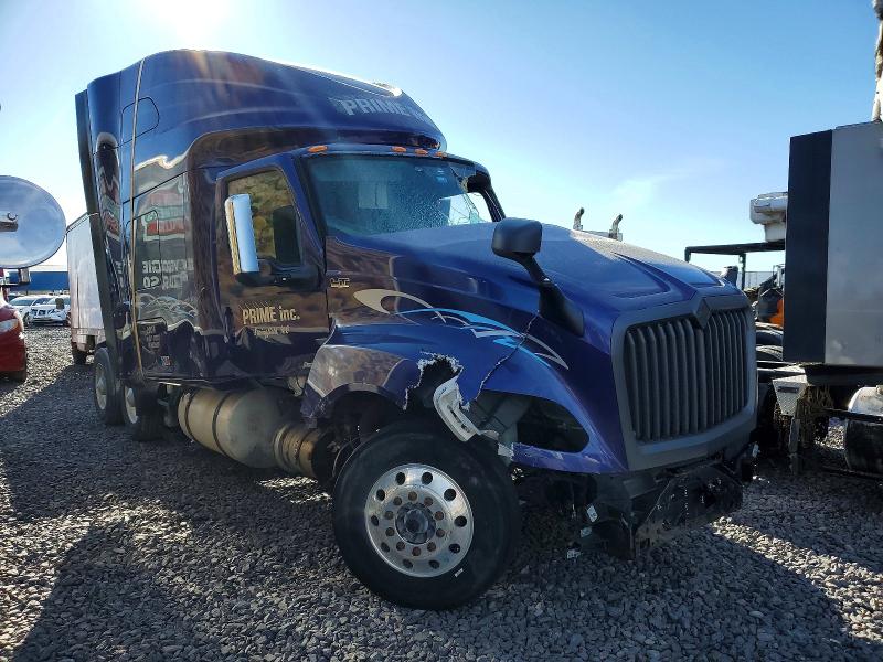 2022 International Lt VIN 3HSDZTZR0NN296735 — COPART salvage auction photo