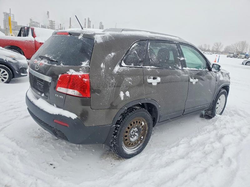 2011 Kia Sorento VIN 5XYKU3A26BG080867 COPART salvage auction — FRONT END, Qc - Gravement Accidente, sold $1,900 on 2026-07-28 (photo 3)