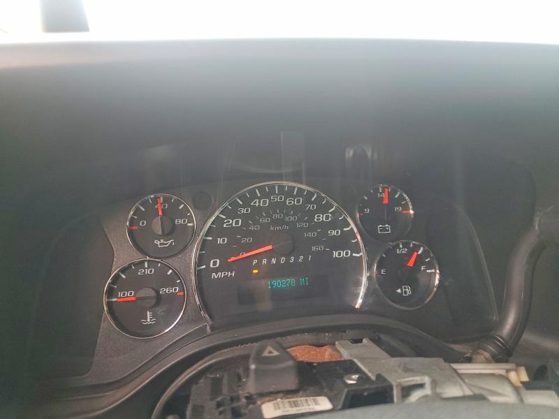 2011 Chevrolet Bus VIN 1GBHG31C891156131 COPART salvage auction — NORMAL WEAR, NY - CERTIFICATE OF TITLE, sold $2,500 on 2026-07-09 (photo 8)