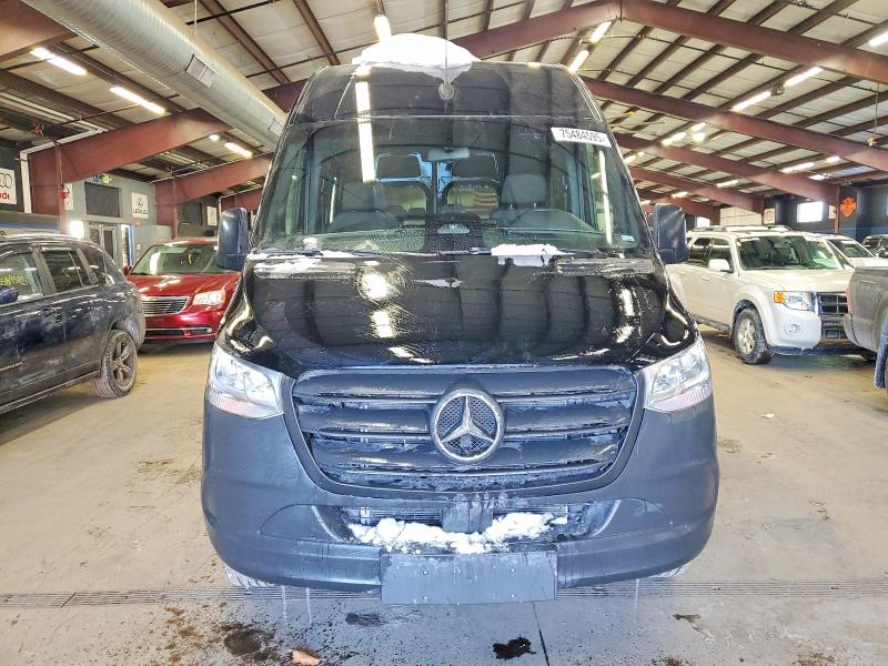 2025 Mercedes-benz Sprinter VIN W1Z4KFHY4SP804411 COPART salvage auction — MINOR DENT/SCRATCHES, Pa - Cert Of Title (P), sold $37,000 on 2026-07-09 (photo 5)