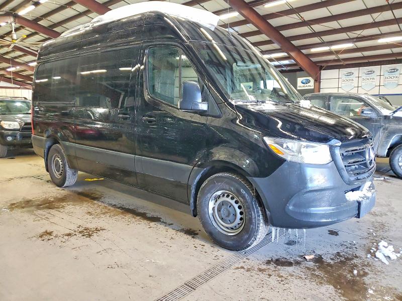 2025 Mercedes-benz Sprinter VIN W1Z4KFHY4SP804411 COPART salvage auction — MINOR DENT/SCRATCHES, Pa - Cert Of Title (P), sold $37,000 on 2026-07-09 (photo 4)