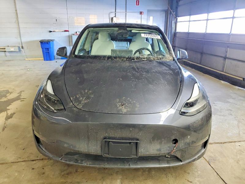 2023 Tesla Model y VIN 7SAYGAEE0PF967148 COPART salvage auction — SIDE, Il - Salvage Certificate, sold $9,200 on 2026-07-27 (photo 5)