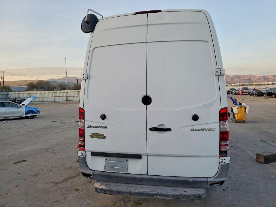 2012 VIN WDYPE8CC5C5725335 COPART salvage auction — FRONT END, NV - SALVAGE TITLE, sold $2,450 on 2026-08-18 (photo 6)