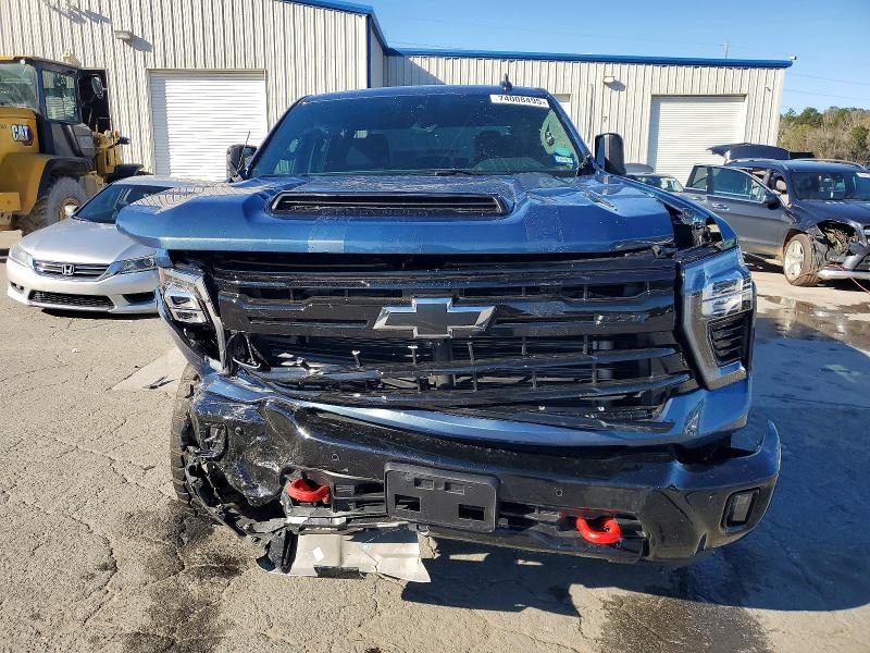 2026 Chevrolet Silverado 2500 VIN 1GC4KNE72TF131866 COPART salvage auction — SIDE, Tx - Salvage Vehicle Title, sold $125 on 2026-07-09 (photo 5)