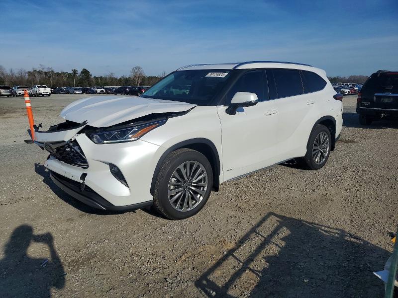 2025 Toyota Highlander hybrid VIN 5TDKBRCH8SS648596 COPART salvage auction — Front End, NC - SALVAGE CERTIFICATE OF TITLE, sold $30,000 on 2026-02-02 (photo 1)