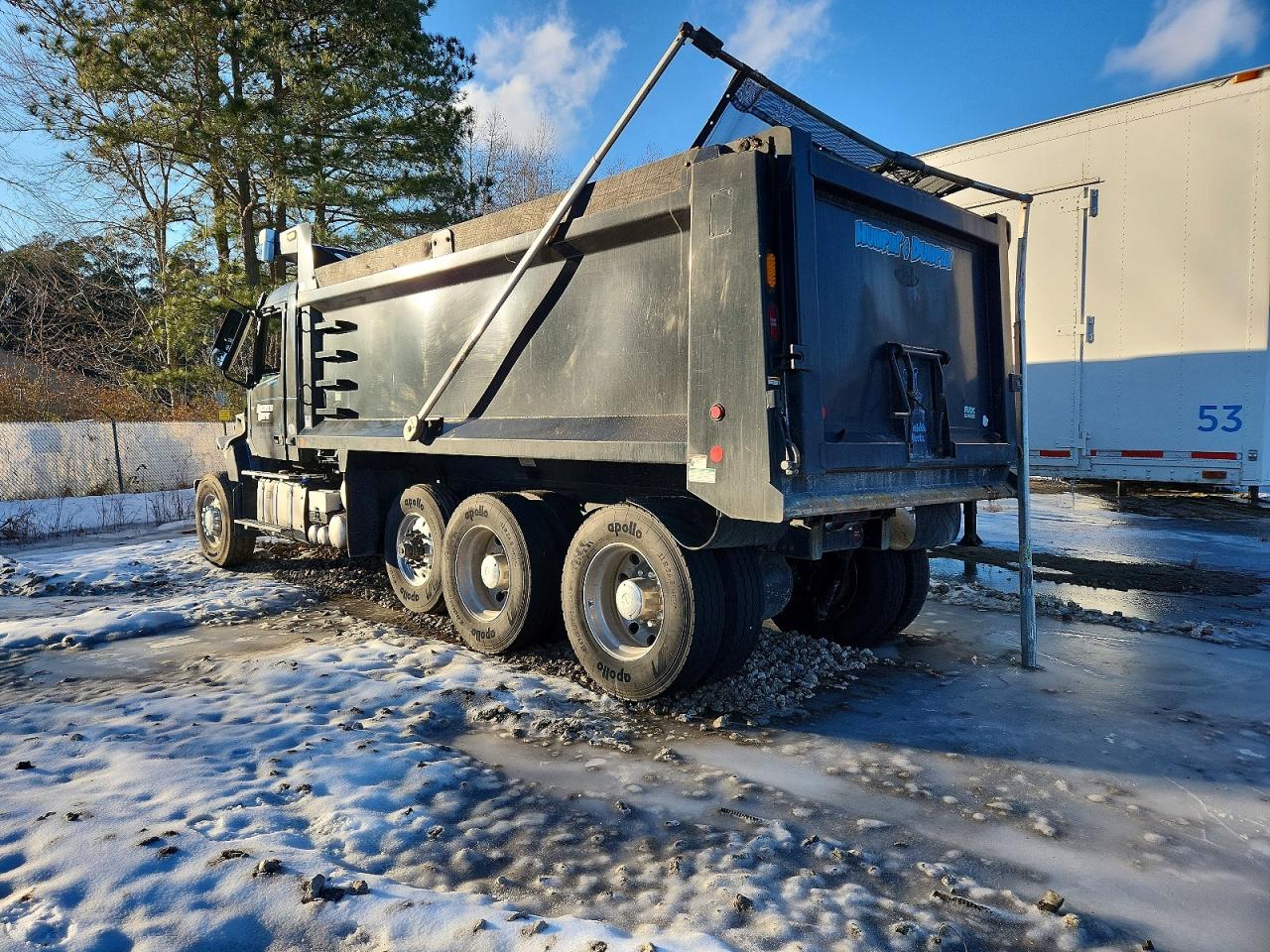 2022 Volvo VHD VIN 4V5KC9EH0NN601762 COPART salvage auction — Front End, MD - CERT OF SALVAGE > 75% DAMAGE, sold $54,500 on 2026-07-08 (photo 3)