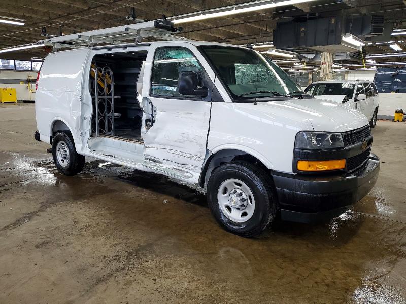 2025 Chevrolet Express 2500 VIN 1GCWGAFP2S1131895 COPART salvage auction — SIDE, Il - Salvage Certificate, sold $7,100 on 2026-07-22 (photo 4)