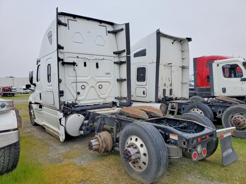 2020 Freightliner Cascadia 126 VIN 3AKJHHDR1LSLL9001 COPART salvage auction — FRONT END, OH - DIS/DLR/EXP ONLY CLEAN TITLE, sold $2,450 on 2026-07-07 (photo 3)