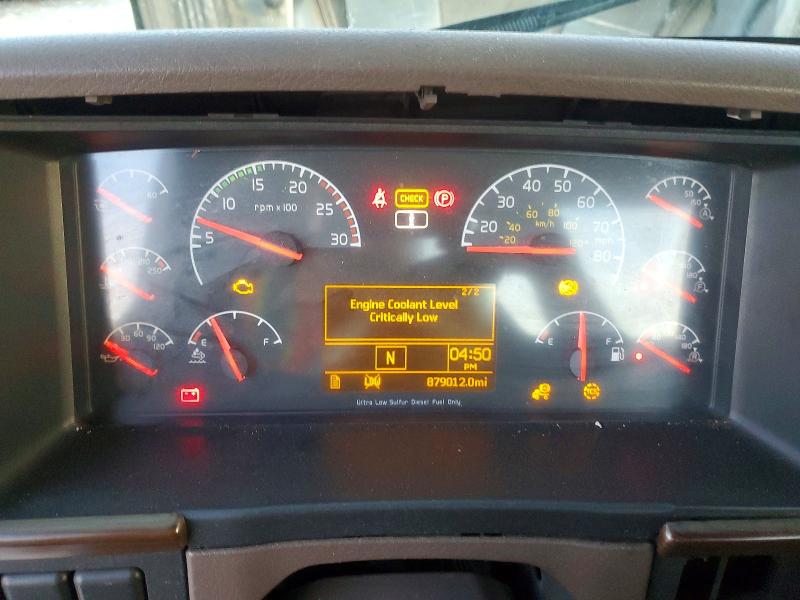 2017 Volvo Vn VIN 4V4N39TG9HN987968 COPART salvage auction — NORMAL WEAR, IN - CERTIFICATE OF TITLE, sold $4,900 on 2026-08-25 (photo 8)