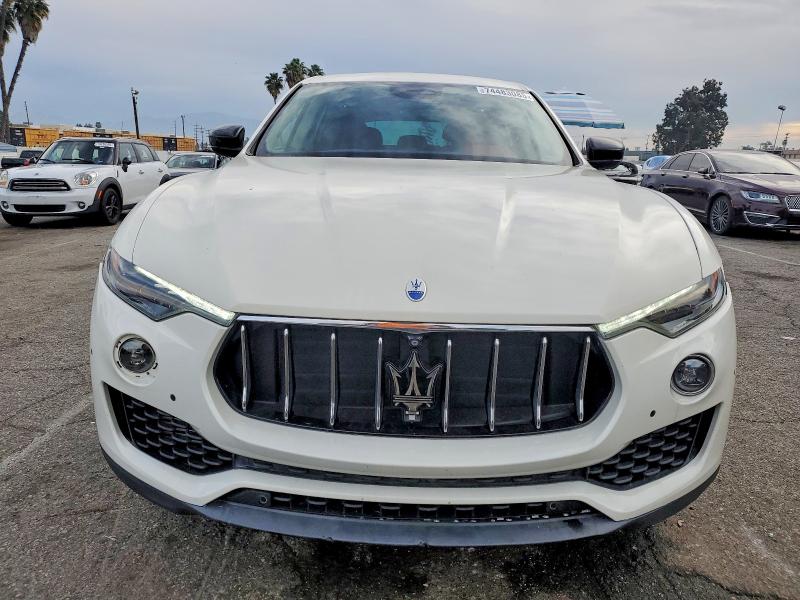 2023 Maserati Levante VIN ZN661YUM2PX411502 COPART salvage auction — MINOR DENT/SCRATCHES, CA - DIS/DLR/EXP ONLY CLEAN TITLE, sold $24,000 on 2026-07-29 (photo 5)