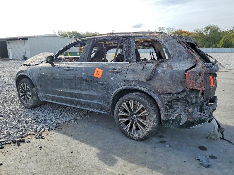 2022 Volvo Xc90 VIN YV4102CK9N1825739 COPART salvage auction — ENGINE BURN, Fl - Certificate Of Destruction, sold $425 on 2026-08-03 (photo 2)