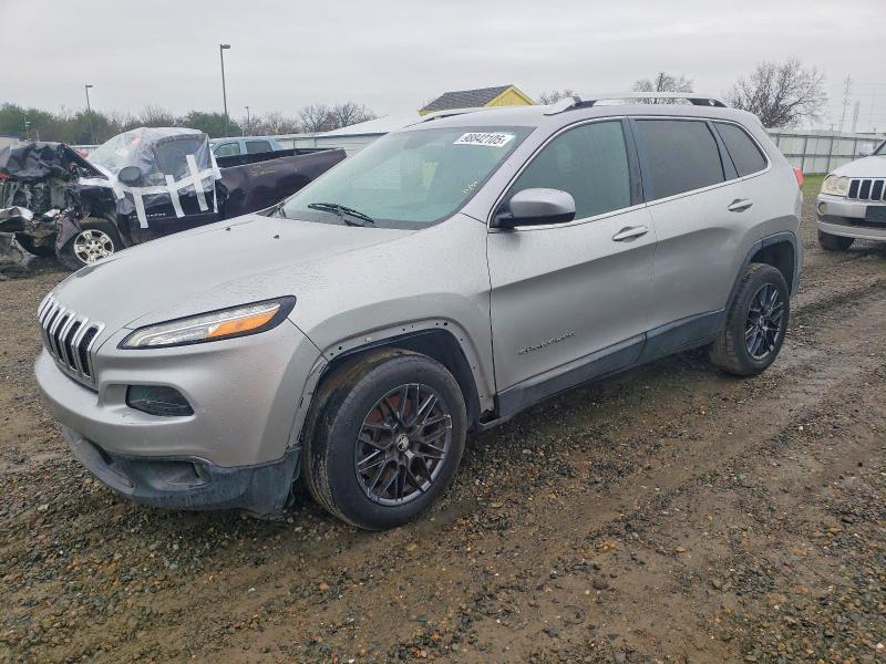 2018 Jeep Cherokee VIN 1C4PJLCBXJD518055 — COPART salvage auction photo