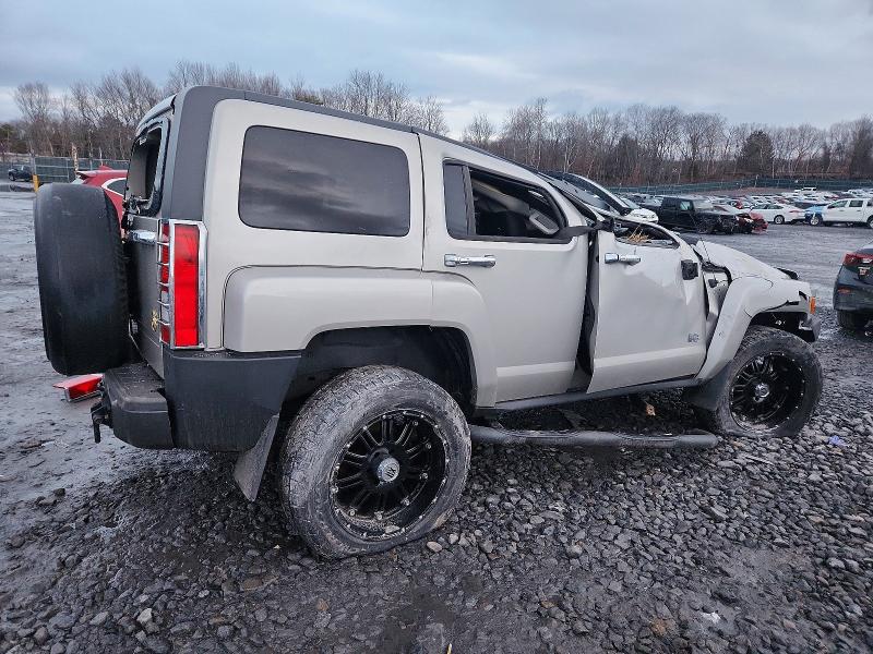 2008 Hummer H3 VIN 5GTEN13E488186863 COPART salvage auction — ROLLOVER, PA - CERTIFICATE OF SALVAGE, sold $2 on 2026-07-22 (photo 3)
