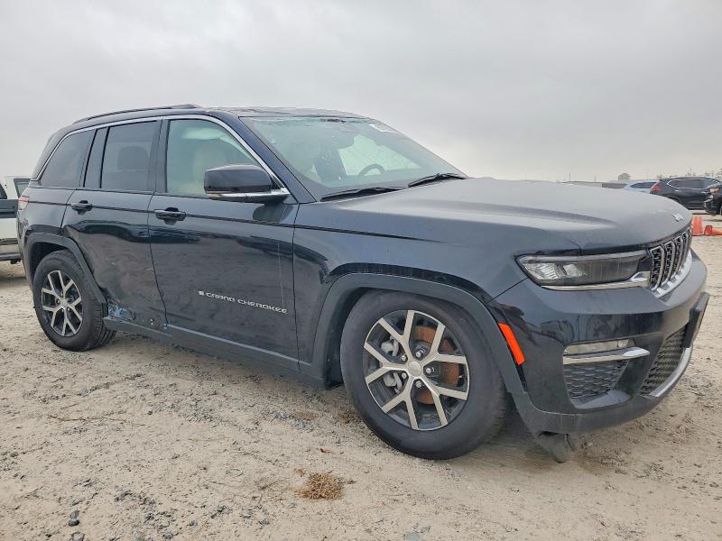 2024 Jeep Grand cherokee VIN 1C4RJGBG3RC158318 COPART salvage auction — SIDE, Tx - Salvage Vehicle Title, sold $12,800 on 2026-07-02 (photo 4)