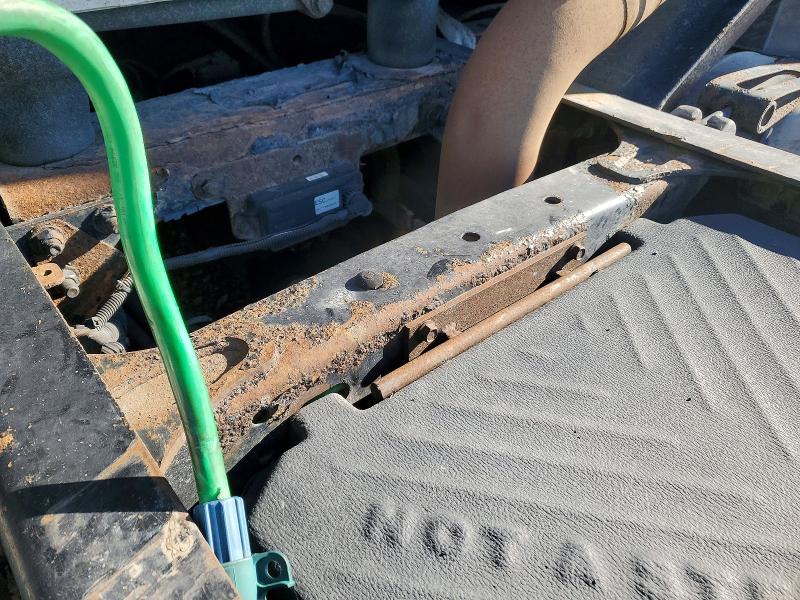 2015 Freightliner All other VIN 1FUBGEDV6FLGH4742 COPART salvage auction — MINOR DENT/SCRATCHES, IN - CERTIFICATE OF TITLE, sold $5,000 on 2026-07-20 (photo 9)