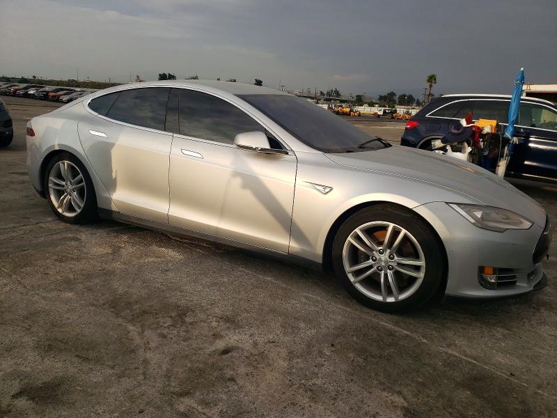 2014 Tesla VIN 5YJSA1H12EFP63896 COPART salvage auction — FRONT END, Salvage Title, sold $2,600 on 2026-07-13 (photo 4)