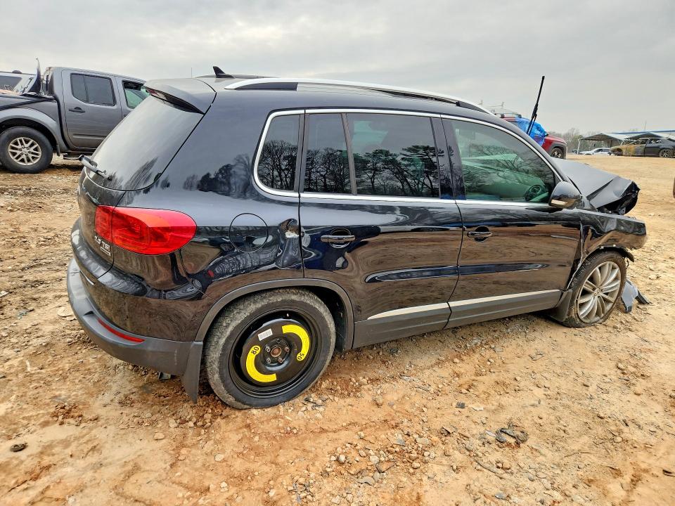 2013 Volkswagen Tiguan VIN WVGBV7AX8DW546574 COPART salvage auction — FRONT END, Salvage Title, sold $250 on 2026-08-11 (photo 3)