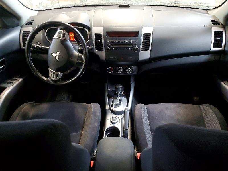 2010 Mitsubishi Outlander VIN JA4JT3AX1AZ604429 COPART salvage auction — VANDALISM, AB - BOS - SALVAGE, sold $300 on 2026-07-16 (photo 8)