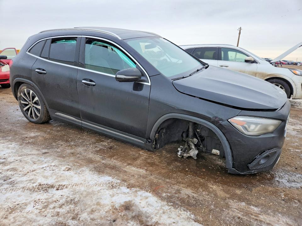 2022 Mercedes-benz Gla-klasse VIN W1N4N4HB6NJ390614 COPART salvage auction — SIDE, Salvage Title, sold $2,500 on 2026-07-14 (photo 4)