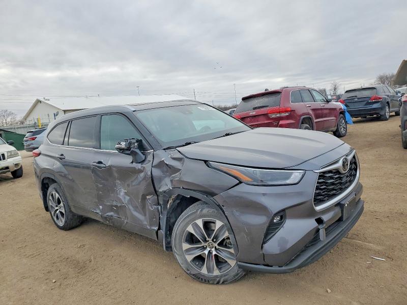 2022 Toyota Highlander VIN 5TDHZRBH9NS225375 COPART salvage auction — FRONT END, Ia - Cert Of Title-Salvage Title, sold $5,400 on 2026-07-24 (photo 4)