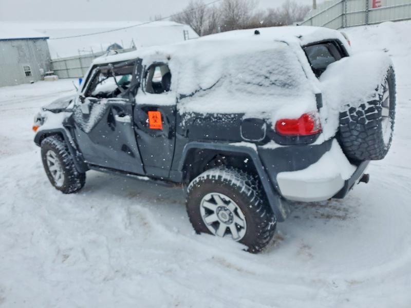 2007 Toyota Fj cruiser VIN JTEBU11F870067280 COPART salvage auction — ROLLOVER, Mi - Certificate Of Title, sold $2,600 on 2026-07-15 (photo 2)