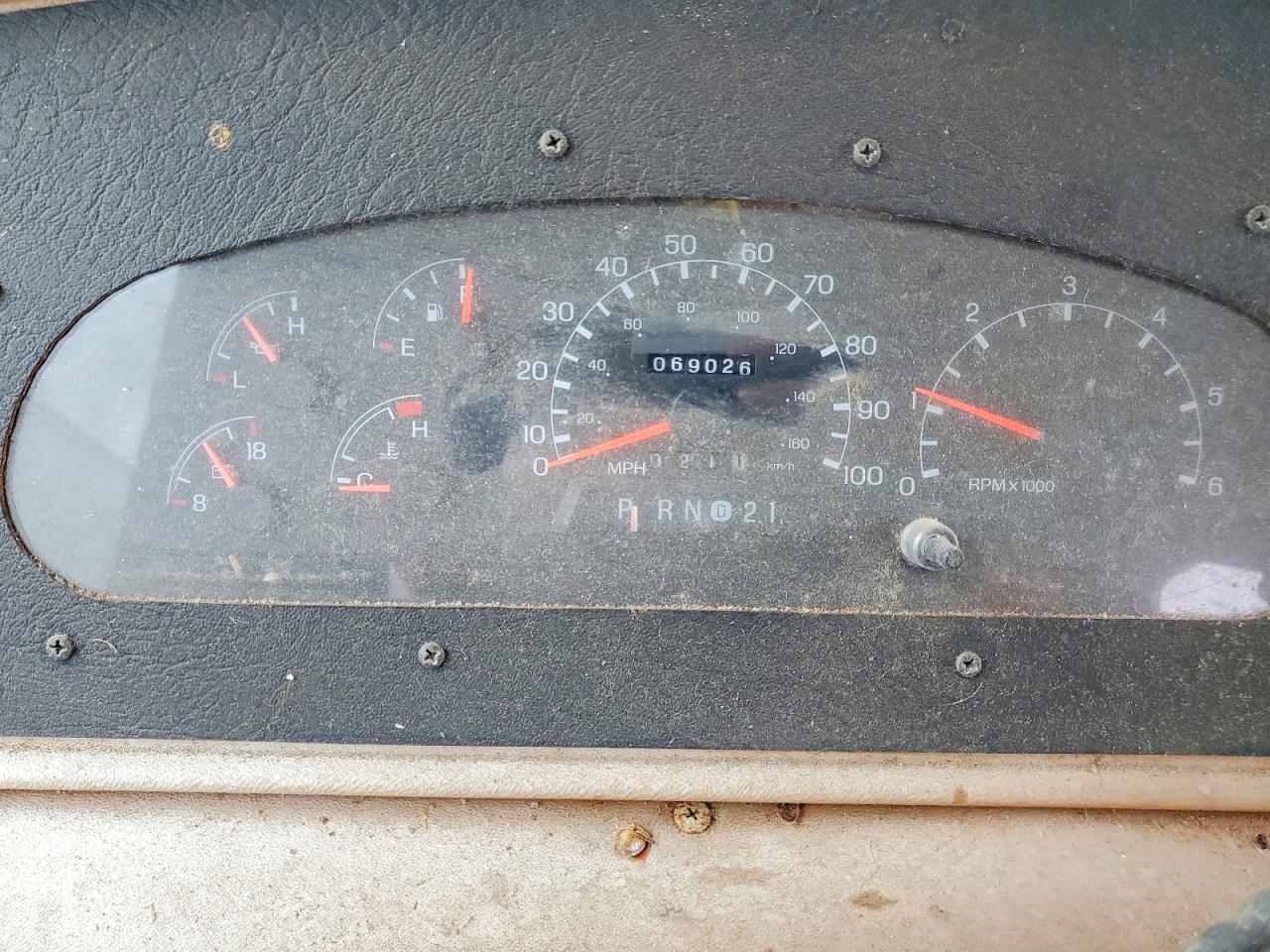 1999 Ford F-550 Super Duty VIN 3FCNF53S0XJA20966 COPART salvage auction — Normal Wear, MS - CERTIFICATE OF TITLE, sold $1,000 on 2026-07-01 (photo 8)
