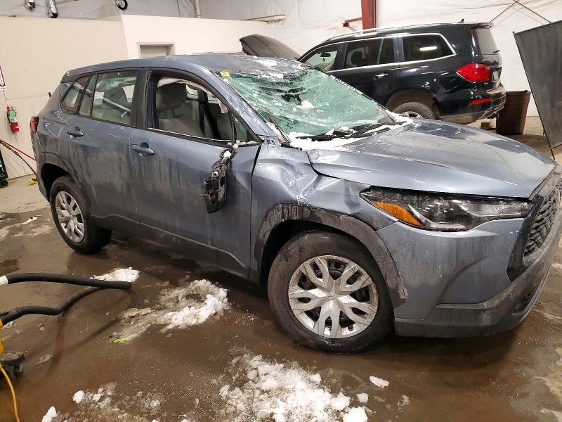 2024 Toyota Corolla cross VIN 7MUAAABG9RV095708 COPART salvage auction — ROOF, NH - CERT OF TITLE-SALVAGE, sold $4,400 on 2026-07-13 (photo 4)