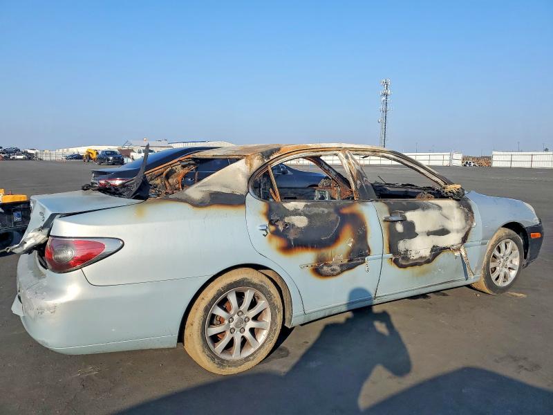 2002 Lexus Es 300 VIN JTHBF30G320032898 COPART salvage auction — INTERIOR BURN, CA - NON-REPAIRABLE VEHICLE CERT, sold $100 on 2026-07-09 (photo 3)