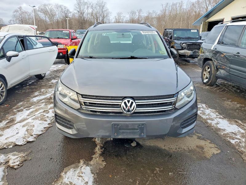2015 Volkswagen Tiguan VIN WVGBV7AX3FW550065 COPART salvage auction — NORMAL WEAR, ME - CERTIFICATE OF TITLE, sold $3,900 on 2026-07-18 (photo 5)
